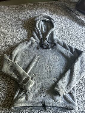 No Boundaries Light Gray Plush Hoodie with Black strings